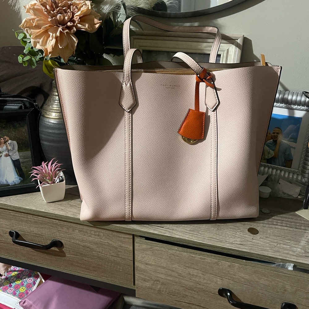 Tory Burch Pink Tote Bag with Orange Accent 

Mark in the bottom 
And back